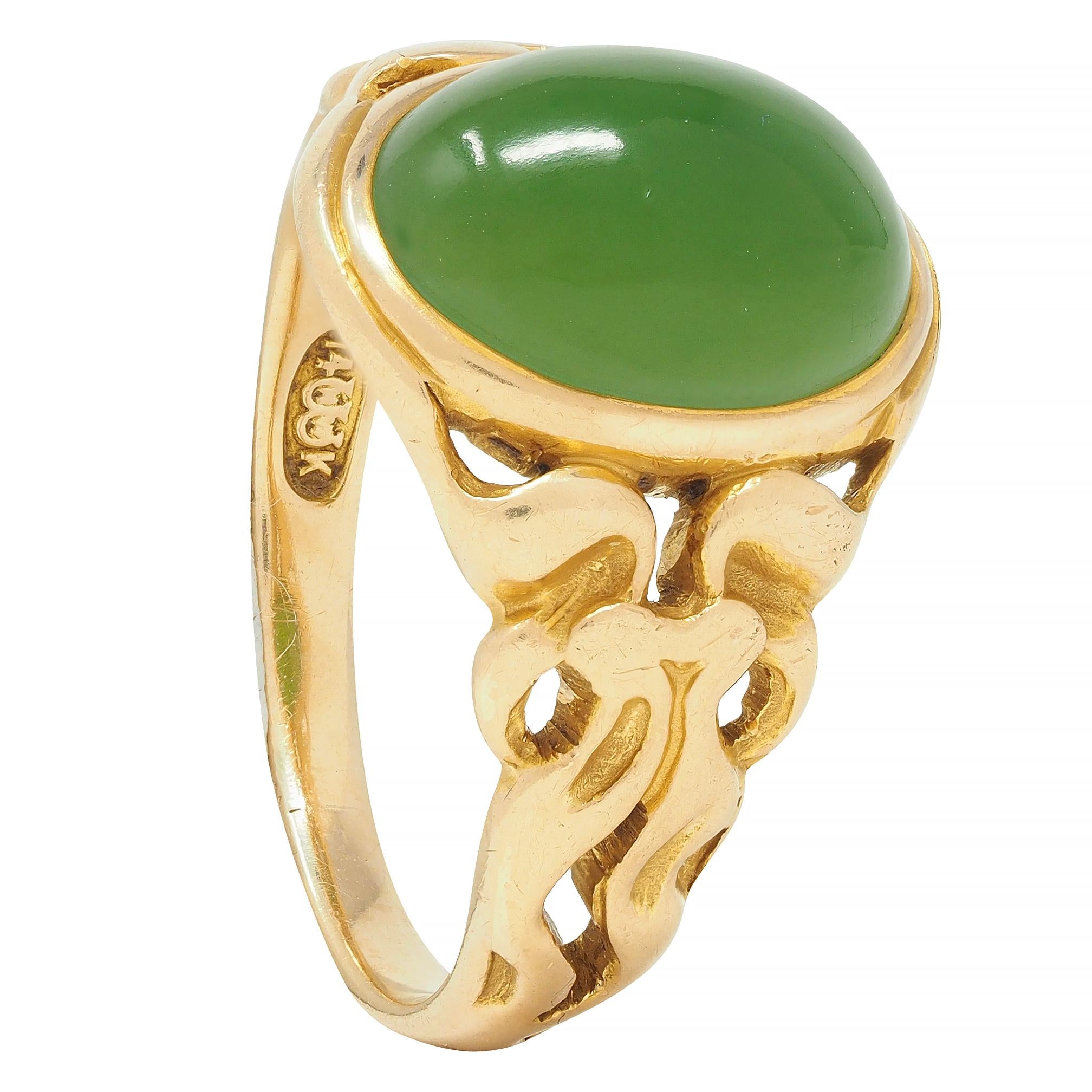Art Nouveau Nephrite Jade 14 Karat Yellow Gold Antique Unisex Signet Ring