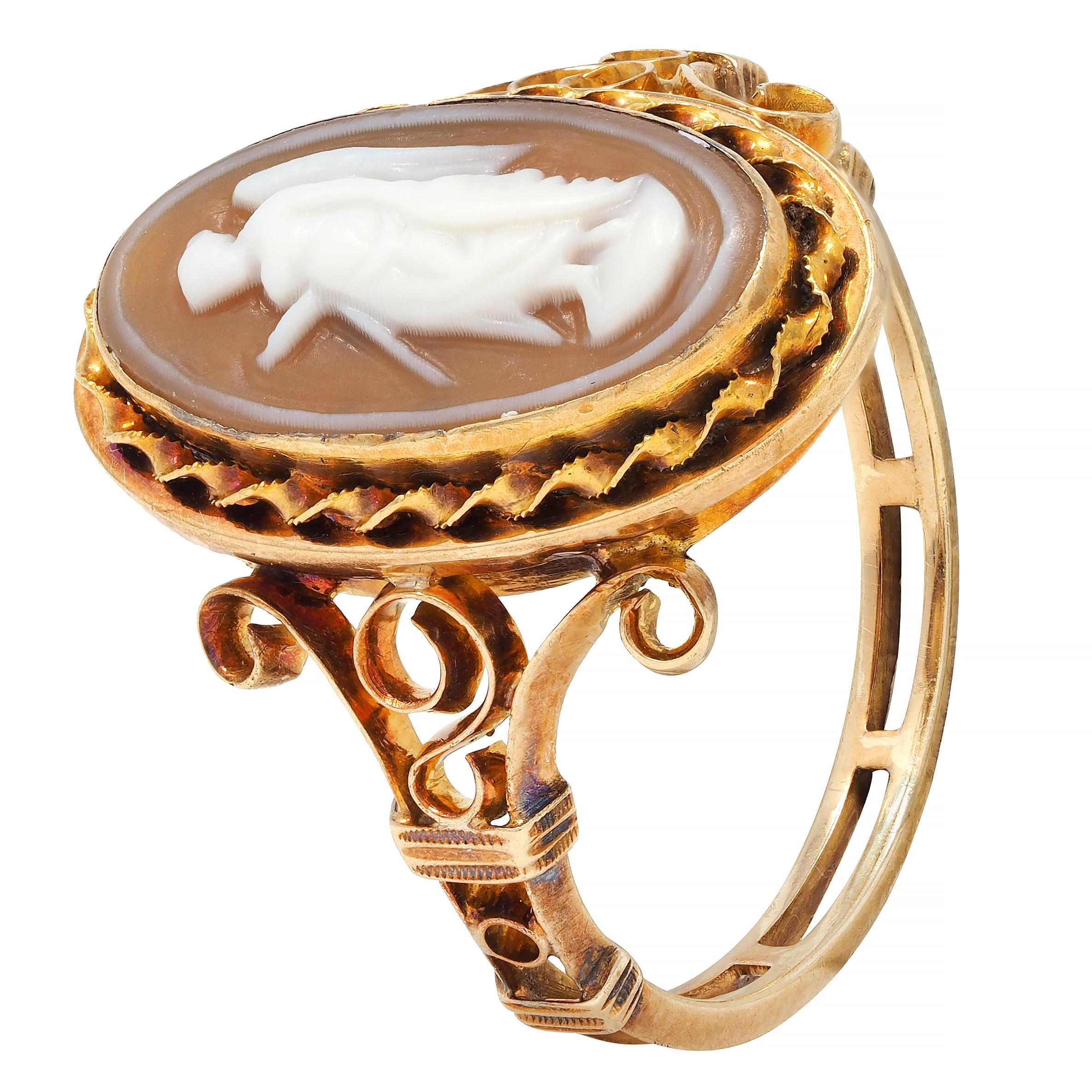 Victorian Carved Agate 14 Karat Yellow Gold Nike Cameo Antique Ring