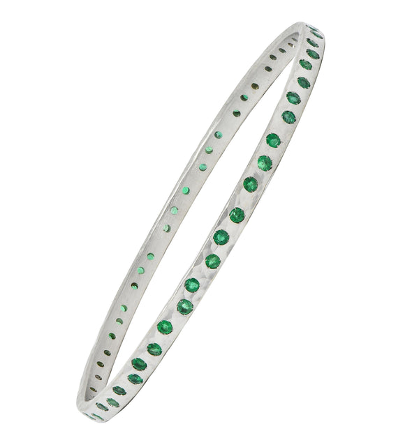 Contemporary 2.70 CTW Emerald 14 Karat White Gold Hammered Bangle Bracelet