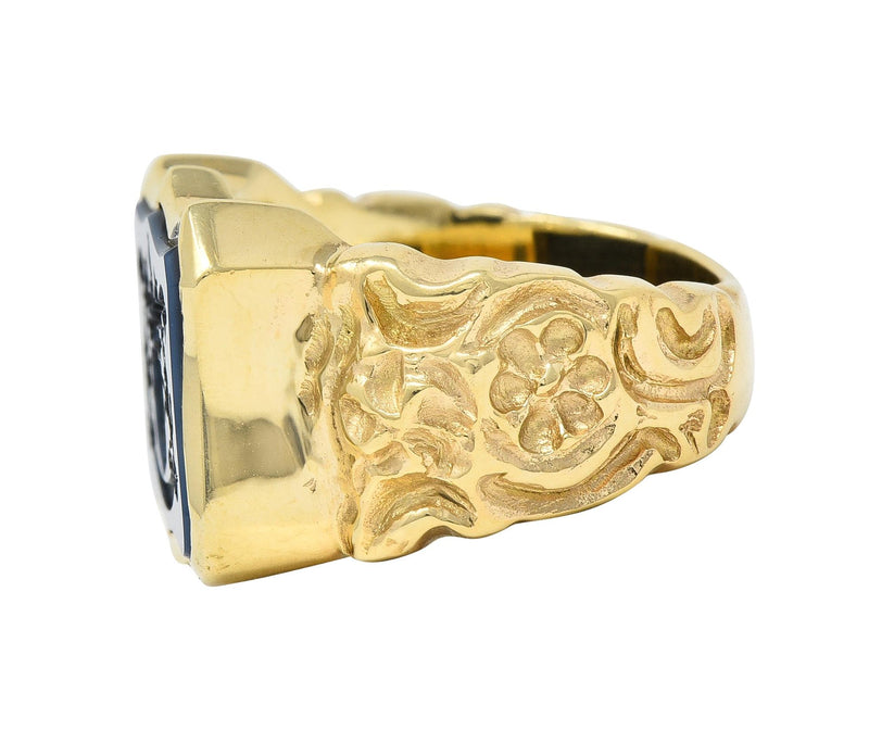 Vintage Carved Agate 14 Karat Yellow Gold Crest Unisex Signet Ring
