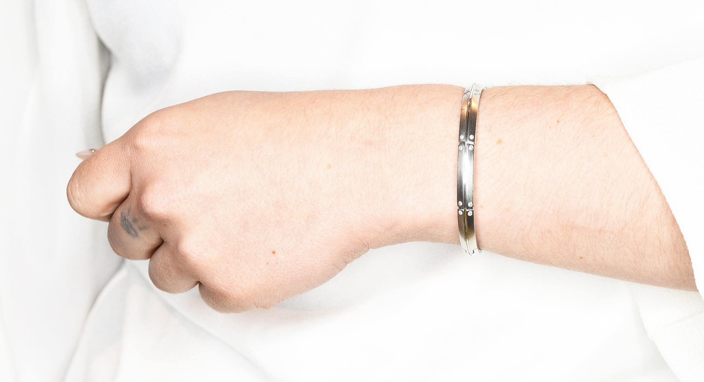 2000's Tiffany & Co. Diamond 18 Karat White Gold Streamerica Bangle Braceletbracelet - Wilson's Estate Jewelry