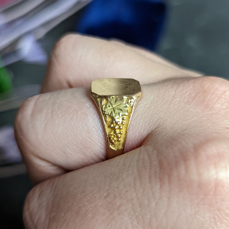 Iridescent 14 Karat Gold And Diamond Ring For Men – Lagu Bandhu