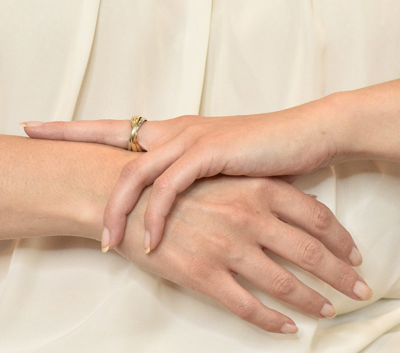 Cartier trinity ring on hand online