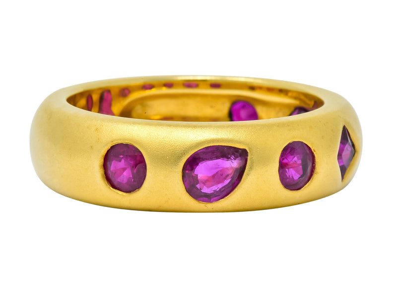 Contemporary 1.75 CTW Ruby 18 Karat Gold Geometric Band Ring - Wilson's Estate Jewelry