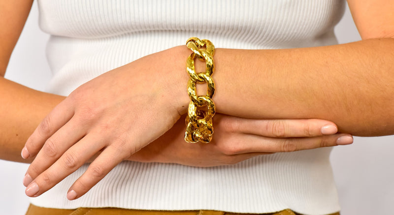 Henry Dunay Vintage 18 Karat Yellow Gold Hammered Curb Link Bracelet Circa 1980 - Wilson's Estate Jewelry