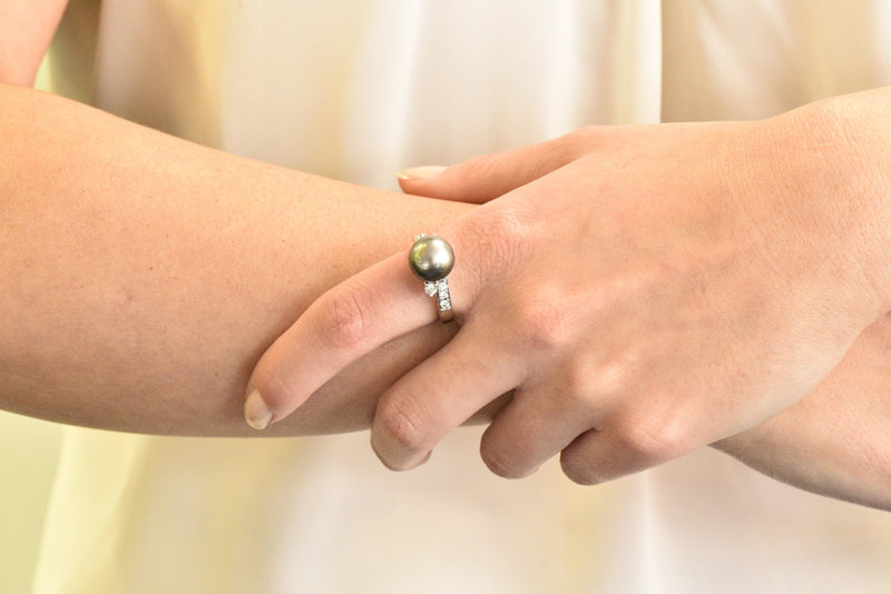 Mikimoto Grey South Sea Pearl 0.40 CTW Diamond Platinum Ring Wilson's Estate Jewelry