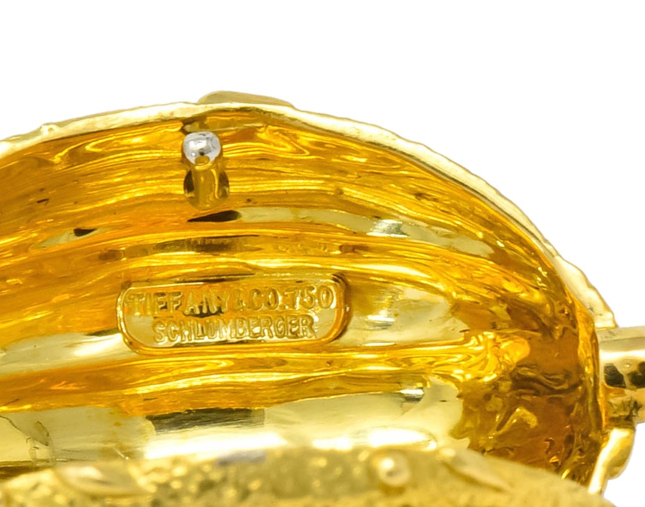 Schlumberger Tiffany & Co. Ruby 18 Karat Gold Walnut Pill Box Circa 1960 - Wilson's Estate Jewelry